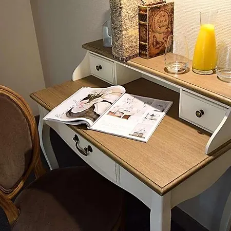 Le Petit Relais Hotel 2*