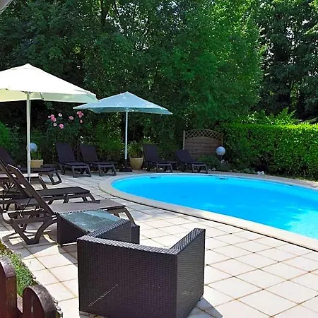 Le Petit Relais Hotel