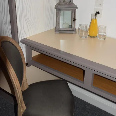 Le Petit Relais Hotel